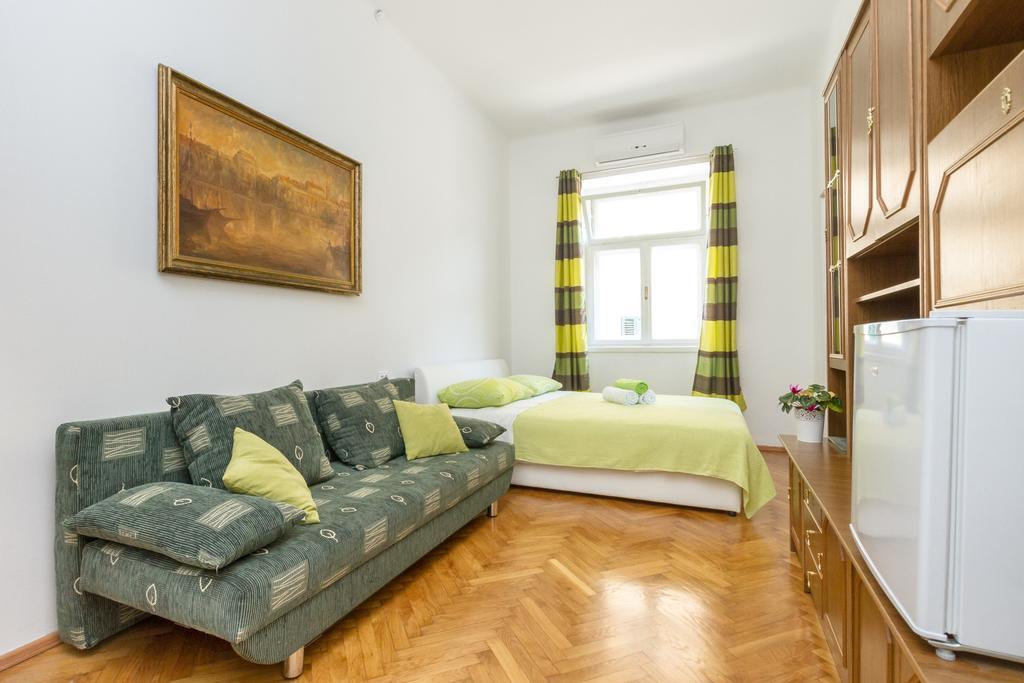 Central Jardin Guest House Split Bilik gambar