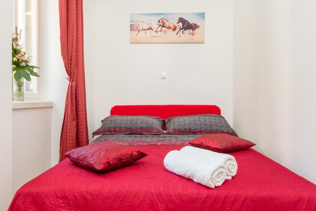 Central Jardin Guest House Split Bilik gambar
